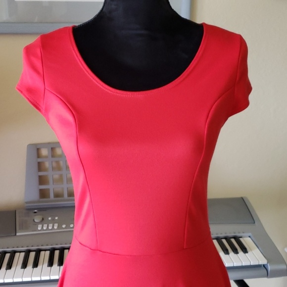 Vibe red dress - Picture 3 of 5